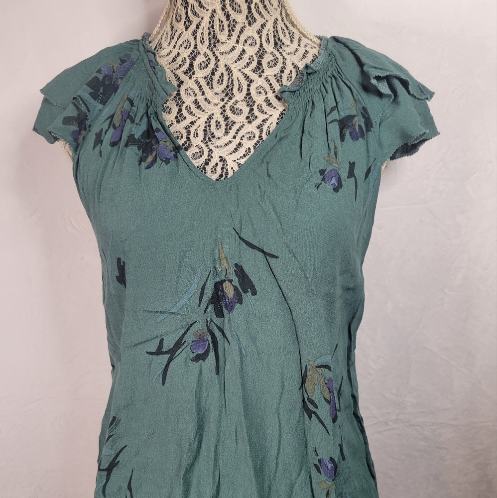 ✨️Green Floral Flowy Sleeve Blouse